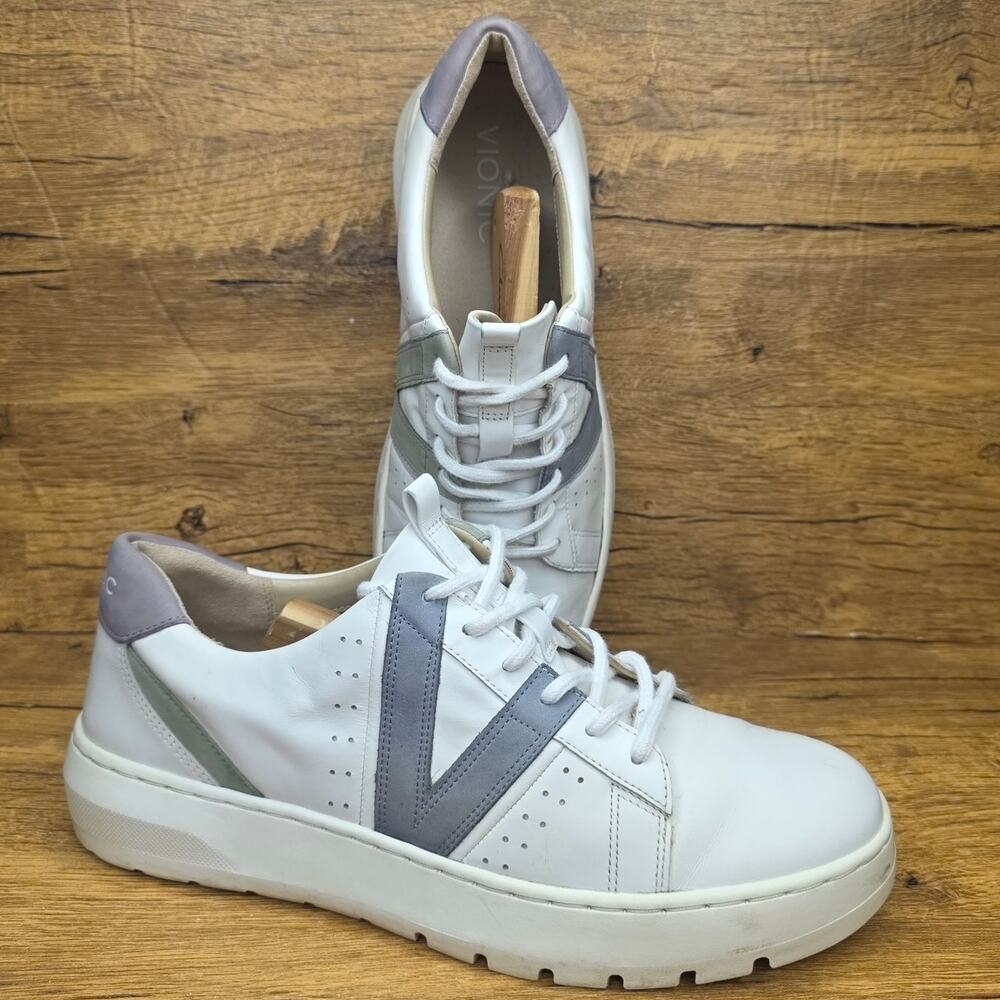 Vionic Simasa White leather Nubuck lugged soles Sneakers size 8.5